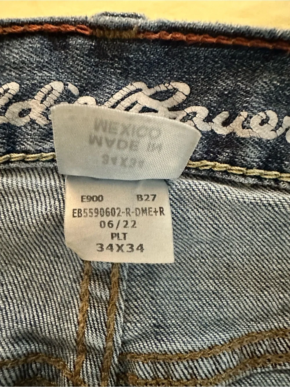 Eddie Bauer Men’s 34x34 Straight Leg Stretch Jeans Medium Wash Blue Denim